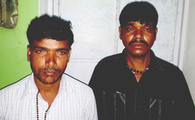 खिजुरिया में अपराध की योजना बनाते दो गिरफ्तार