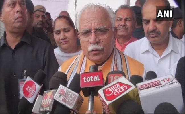 केस दर्ज होने पर बोले वाड्रा- चुनाव का मौसम है, खट्टर ने कहा- भ्रष्टाचार के खिलाफ जंग जारी