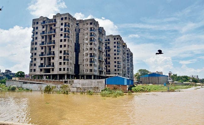 पटना : गंगा बेसिन में बने अपार्टमेंटों की होगी जांच, 19 बिल्डरों को भेजा गया नोटिस