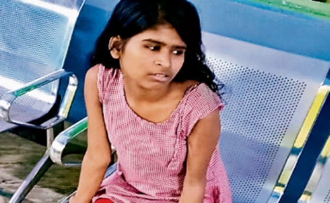 बेगूसराय सुधार गृह : चोरी की बात नहीं कबूली तो निर्वस्त्र कर पिटा, डर से टूटे शीशे को निगल गयी बालिका