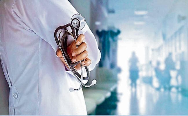 विश्व स्वास्थ्य संगठन ने एक रिपोर्ट में कहा, भारत में डॉक्टरों की कमी