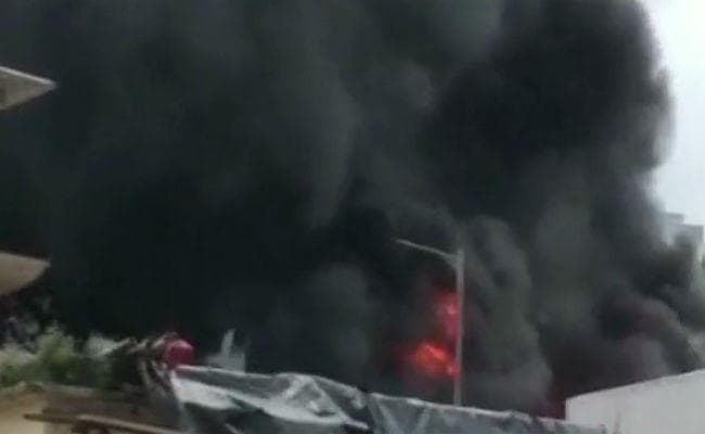 दिल्ली में एक गोदाम में आग लगने से दो लोगों की मौत
