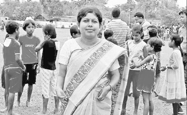 रायगंज : शारीरिक अक्षमता को मात देते हुए बनीं शिक्षिका