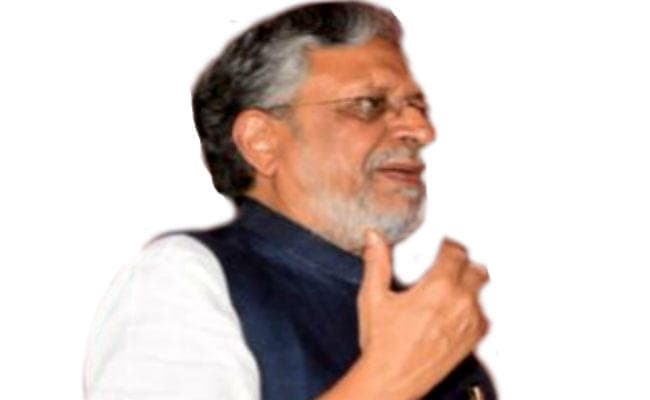 दो नियोजित शिक्षकों समेत 17 शिक्षकों को मिला राजकीय सम्मान, बड़े पैमाने पर राज्य सरकार खोलेगी डिजिटल क्लास रूम