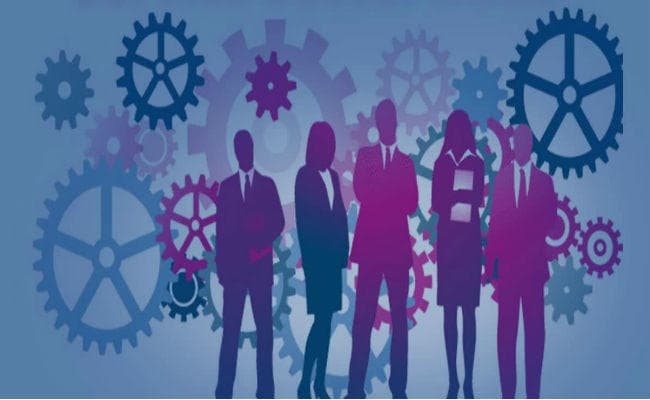 PMI : देश के सर्विस सेक्टर की गतिविधियां अगस्त में 21 महीने के उच्च स्तर से फिसल गयीं नीचे