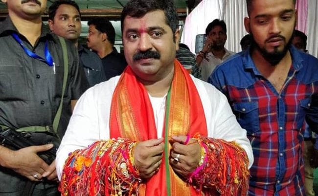 भाजपा विधायक ने की ‘महिला विरोधी’ टिप्पणी, तो विपक्षी पार्टियों ने राम को करार दिया ‘रावण’