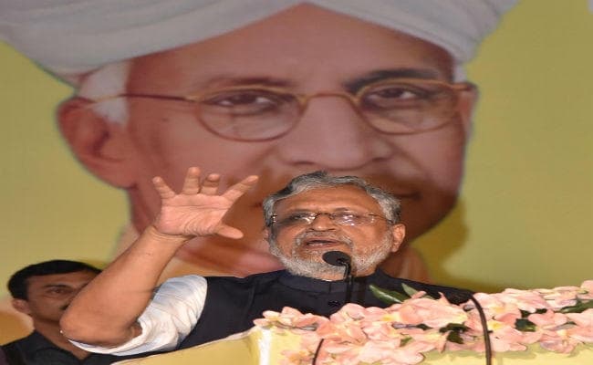 प्राइवेट स्कूल मनमाने तरीके से नहीं वसूल सकेंगे फीस, सरकार बनायेगी कड़ा कानून : सुशील मोदी