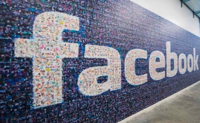 Facebook को 20 हजार कंटेंट मॉडरेटर्स की जरूरत! वेतन 4 लाख रुपये
