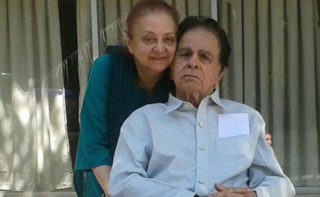 दिलीप कुमार अस्पताल में भर्ती, जानें पूरा अपडेट...