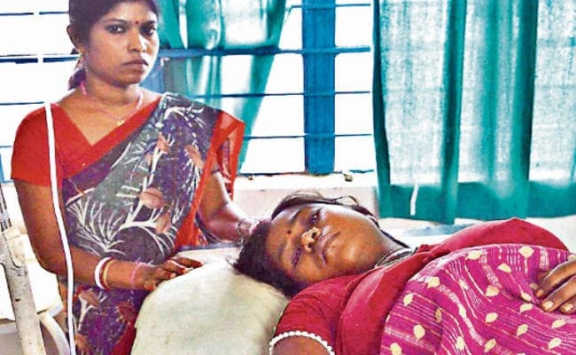 चाकुलिया में एक घंटे देर से पहुंची एंबुलेंस घर में ही हो गया प्रसव, नवजात की मौत