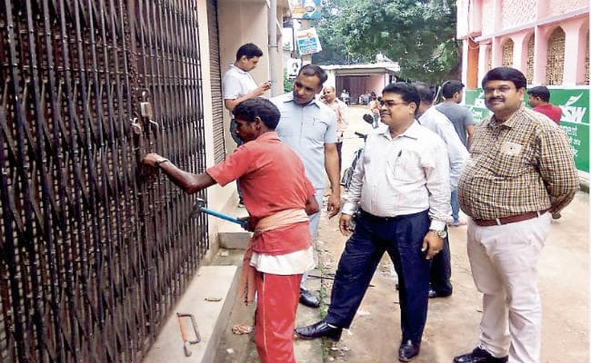 खूंटी : सीबीआइ ने नन बैंकिंग दफ्तरों का सील खोला, बरामद किये गये कागजात