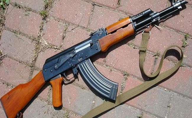 पटना : स्मगलर ने सेना के रिटायर्ड आरमोर्रर से खरीदी थी 30 एके-47, बड़े अपराधियों को की सप्लाई