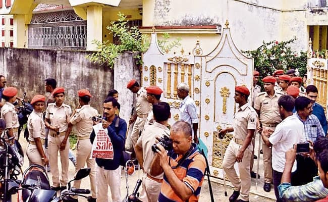 बांका के पूर्व डीडीसी का बंगला जब्त