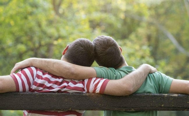 #Section377 : न्यायालय ने सहमति से समलैंगिक यौन रिश्तों को अपराध के दायरे से किया बाहर