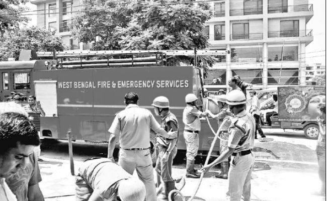 सिलीगुड़ी : रेस्टोरेंट में आग लगने से खलबली