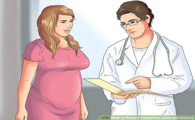 प्रसव पीड़ित महिला को अस्पताल से भगाने वाली नर्स बर्खास्त