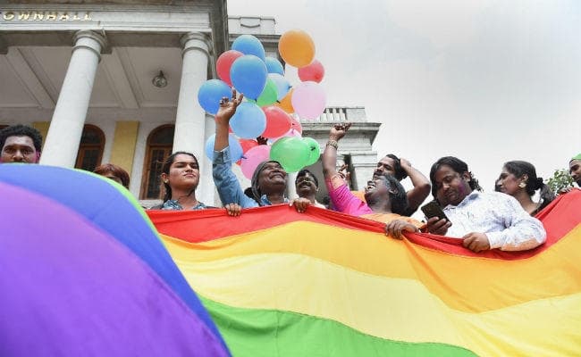 समलैंगिकों को अपना अधिकार पाने में लग गये पूरे 18 साल, जानिये अहम घटनाक्रम...