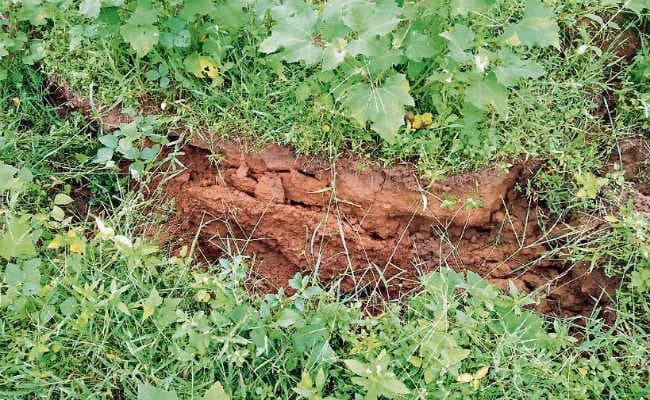 बुढ़मू : ....जब बंद खदान से आयी तेज आवाज, जमीन में हुआ दरार