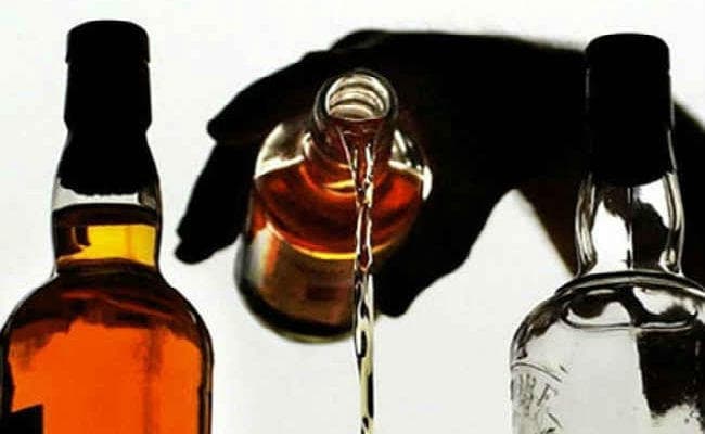 शराब के विरुद्ध छापेमारी, तीन थानों की पुलिस लेकर पहुंचे थे डीएसपी