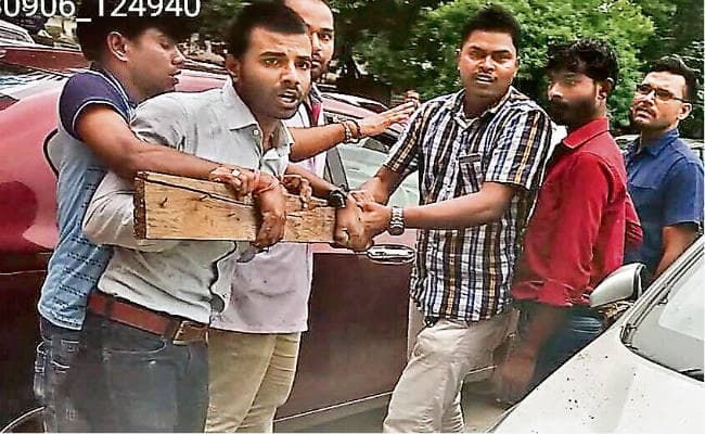 रांची : ....जब सीनियर डॉक्टर के ड्राइवरों ने जूनियर डॉक्टर से की हाथापाई