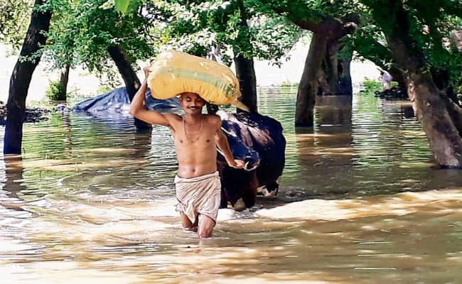 गंगा नदी में आया उफान, दियारे के कई गांवों में घुसा बाढ़ का पानी