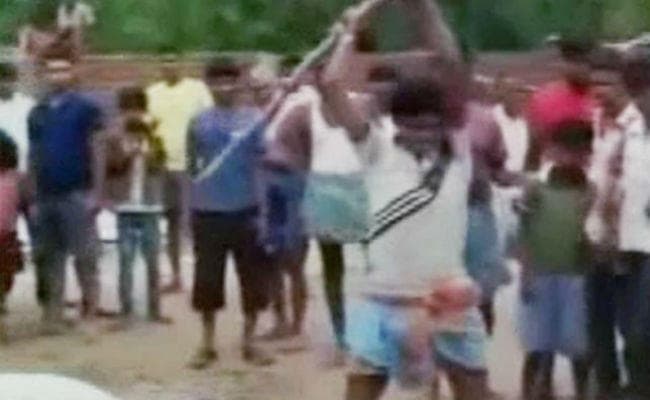 छात्रा का अपहरण कर भाग रहे बदमाशों को भीड़ ने पीट-पीटकर कर मार डाला