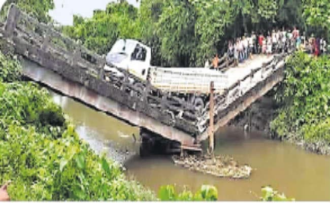 राज्य में एक और पुल ढहा, एक घायल