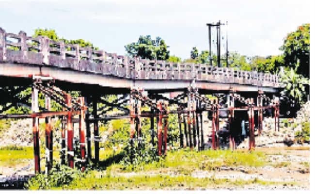 सिलीगुड़ी व आसपास के इलाके में कई पुल खतरनाक, बालासन सेतु का पिलर एक ओर झुका