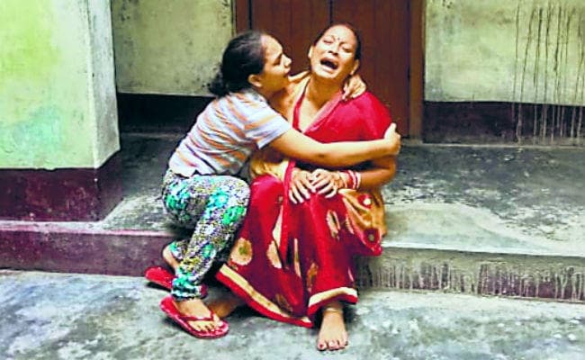 सीवान : पत्नी के साथ गलत हरकत करते देख बेकाबू हुआ पति, डाकबाबू को कुल्हाड़ी से मार डाला