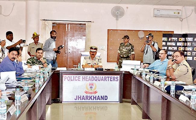 नक्सलियों के खिलाफ बिहार, झारखंड समेत पांच राज्यों में चलेगा आक्रामक अभियान