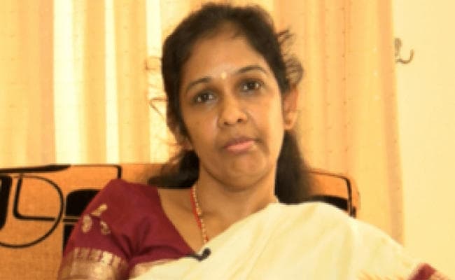 श्रीलंका : लिट्टे का समर्थन करने वाली पूर्व मंत्री पर मुकदमा चलाने का आदेश