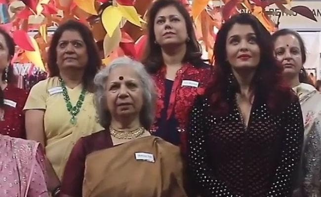 जब राष्‍ट्रगान की धुन सुनकर भावुक हुईं ऐश्‍वर्या राय बच्‍चन, आंसू पोछती दिखीं, VIDEO