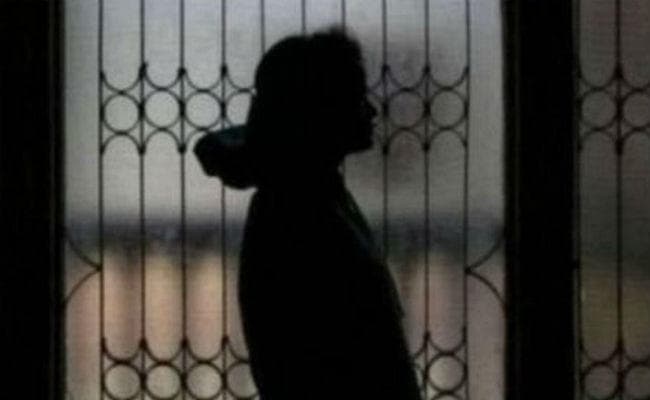 पति की प्रताड़ना के बाद तलाक लेकर बनी पुलिसकर्मी, अब महिलाओं को दिलायेगी न्याय