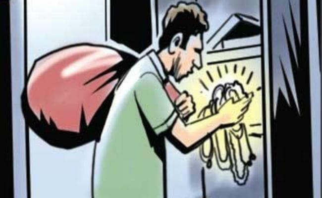 मुजफ्फरपुर : दवा सप्लायर के घर भीषण डकैती,पति-पत्नी को पीटा