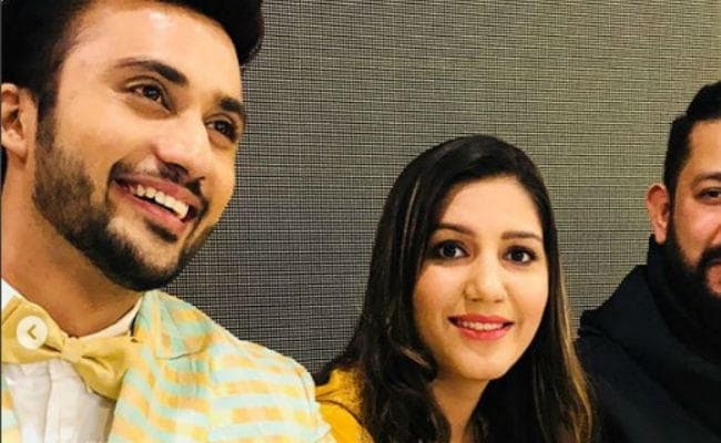 IN PICS: सपना चौधरी को मिल गया पहला ''हीरो'', आप भी जानें कौन है वो...