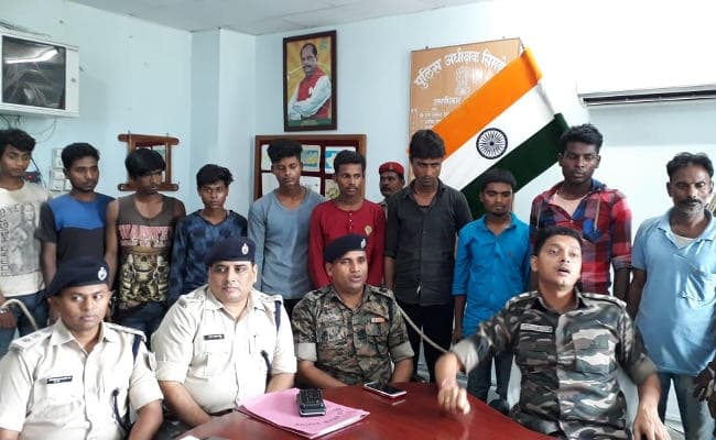 झारखंड : D कंपनी के 12 अपराधी सिमडेगा से गिरफ्तार, हथियार भी मिले