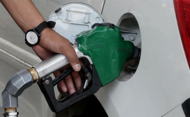 पंजाब, कर्नाटक सरकारें पेट्रोल-डीजल पर जल्‍द ही घटा सकती हैं वैट, ईंधन होगा सस्ता : कांग्रेस
