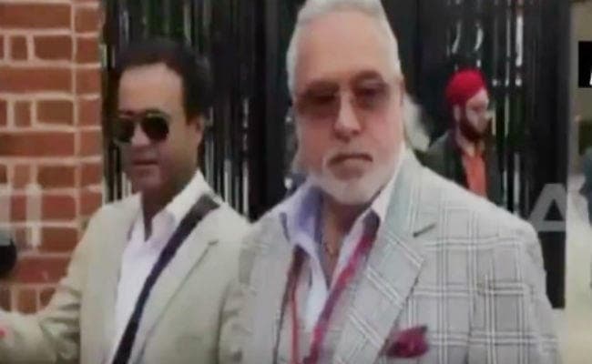 भारत-इंग्लैंड का मैच देखने पहुंचा भगोड़ा विजय माल्या, देखें वीडियो