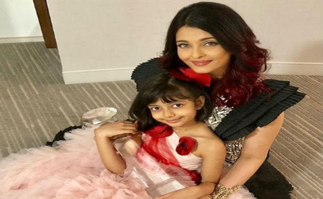 ऐश्वर्या राय वूमन इन फिल्म इंडियाज मेरिल स्ट्रिप अवार्ड फॉर एक्सीलेंस से सम्मानित