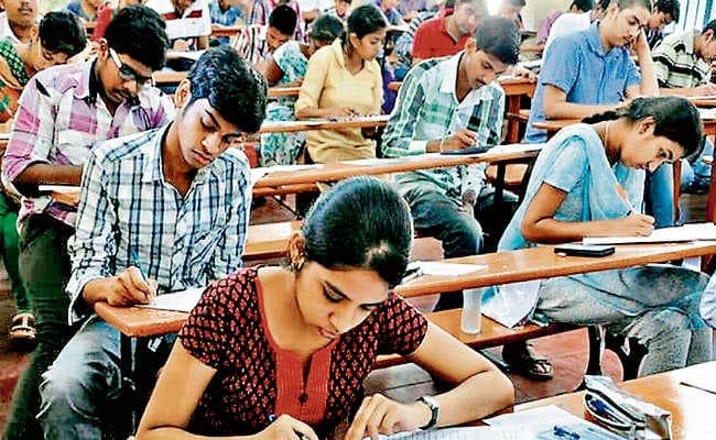 पेट्रोलियम उत्पादों की बढ़ रही है मांग, तलाशें अपना करियर, यहां संभावनाएं अनंत हैं