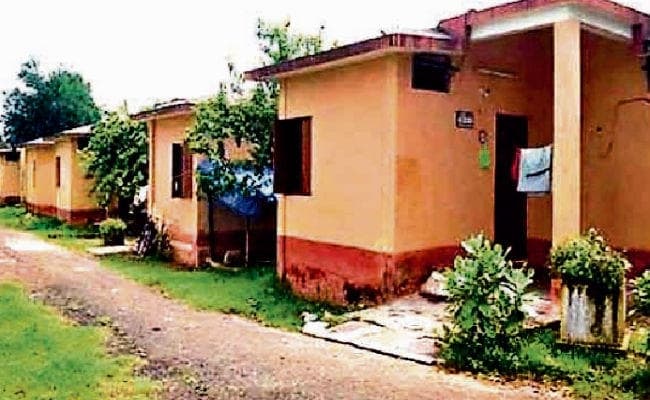 मध्य प्रदेश के इंदौर का ओपेन जेल जहां परिवार के साथ रहते हैं कैदी, जाते है बाहर काम करने फिर लौट आते हैं जेल