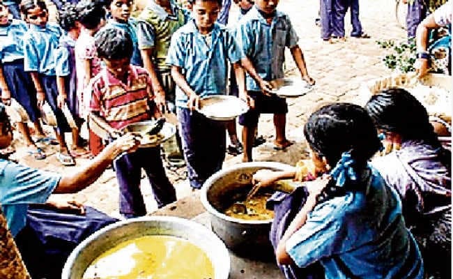रांची : मध्याह्न भोजन के लिए स्कूलों को अब पैसा नहीं, दाल देगी सरकार