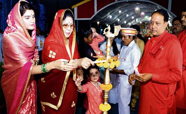 हथुआ : महोत्सव में थाईलैंड के बौद्ध भिक्षु हुए सम्मानित