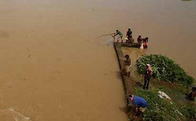 ओड़िशा के तीन जिलों में बाढ़, मुश्किल में साढ़े छह लाख लोग