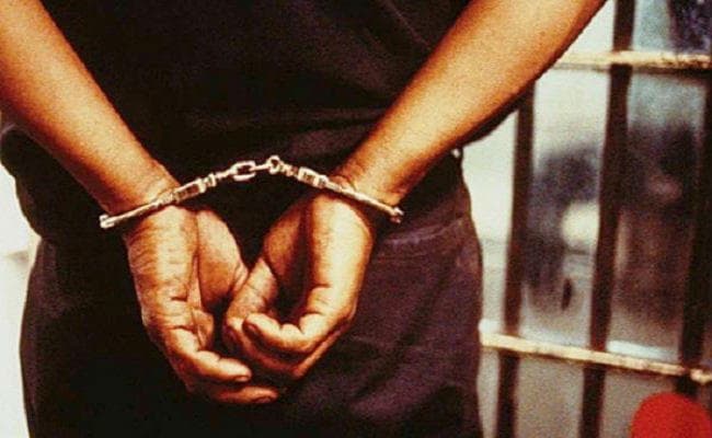 एयरपोर्ट से 36 राउंड कारतूस के साथ बांग्लादेशी गिरफ्तार