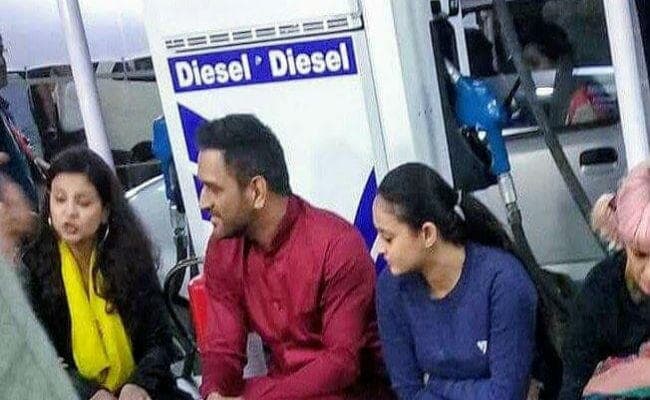 क्या भारत बंद का धौनी और साक्षी ने भी किया समर्थन? जानिए सोशल मीडिया पर वायरल तस्वीर की पूरी कहानी