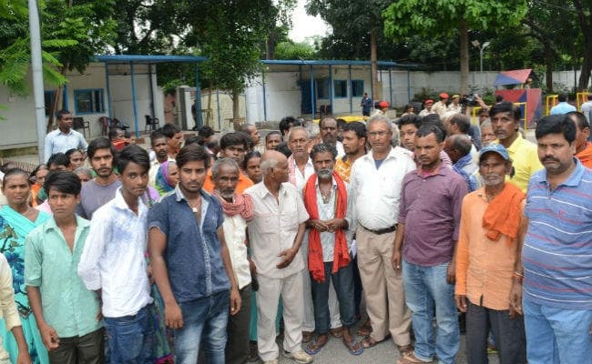 CM आवास पहुंचे नीतीश के पैतृक गांव कल्याण बिगहा के लोग, ट्रैक्टर चोरी मामले में कार्रवाई नहीं होने का लगाया आरोप