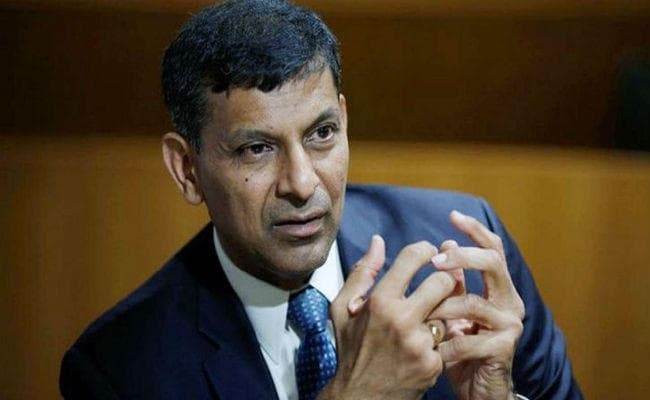 RBI के पूर्व गवर्नर रघुराम राजन ने कहा, बैंकों के अति उत्साह और सरकार के फैसले में देरी से बढ़ी एनपीए