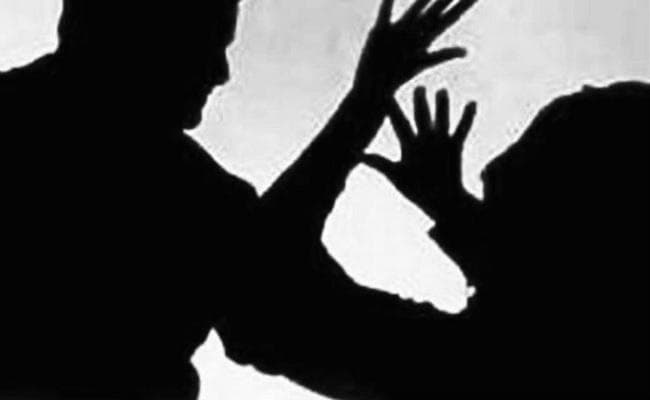 चेन छीनकर भाग रहे बदमाशों पर कहर बनकर टूट पड़ी ''लेडी कांस्टेबल'' और फिर...