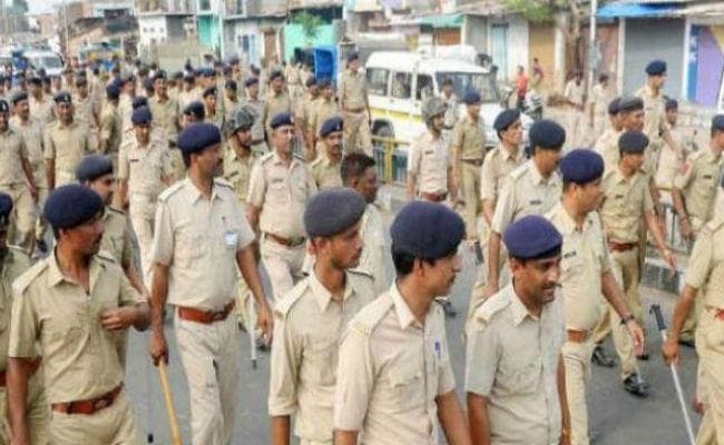 बिहार : सड़क हादसे में बाइक सवार की मौत, आक्रोशित लोगों ने पुलिस पर किया हमला